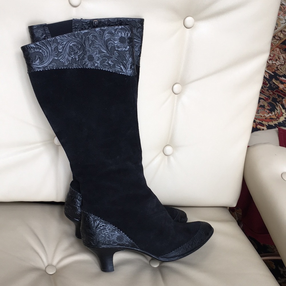 Sofft Adalia Black Suede boots sz 8